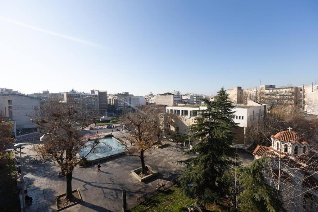 Apartamento Λάρισα Διαμέρισμα Με Θέα Πλατεία Στο Κέντρο Της Πόλης Exterior foto