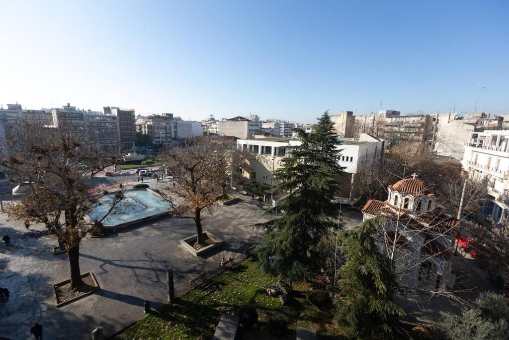 Apartamento Λάρισα Διαμέρισμα Με Θέα Πλατεία Στο Κέντρο Της Πόλης Exterior foto